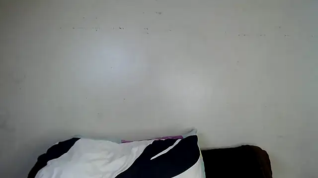 Yolaqueen04 online show from 11/15/25, 01:18