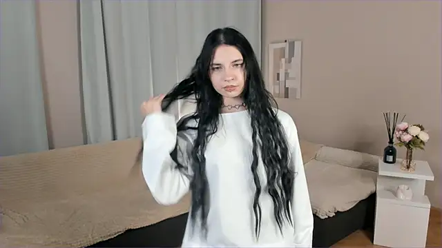 Snapshot of ThuCohee chatting on 11/01/25, 06:10 ThuCohee online show from 11/01/25, 06:10