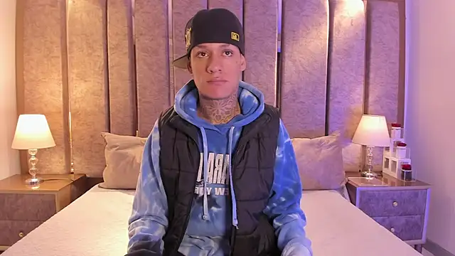 Snapshot of GaelCarter chatting on 10/25/25, 01:02 GaelCarter online show from 10/25/25, 01:02