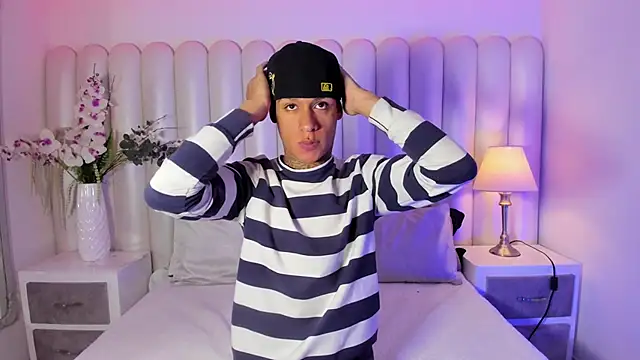 Snapshot of GaelCarter chatting on 11/05/25, 04:01 GaelCarter online show from 11/05/25, 04:01