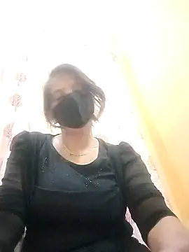 Snapshot of Susma_g chatting on 10/12/25, 05:23 Susma g online show from 10/12/25, 05:23