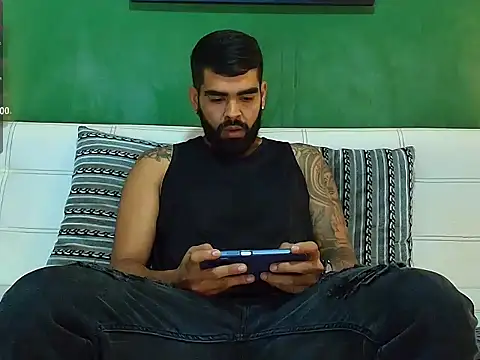 Snapshot of black_kameron_ chatting on 11/13/25, 11:58 black kameron online show from 11/13/25, 11:58