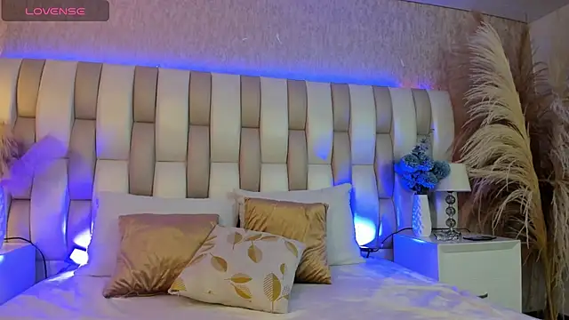 Ari lynn  online show from 11/27/25, 03:19