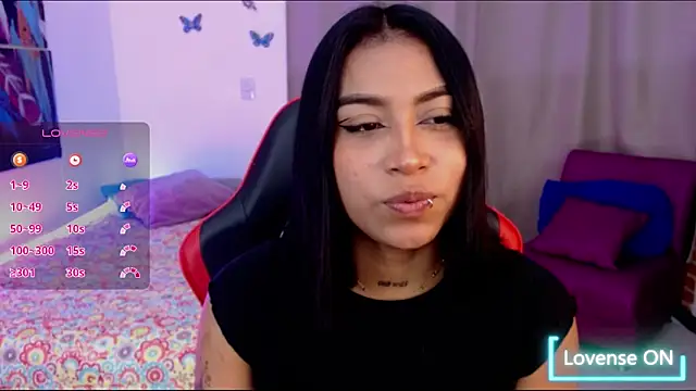 Snapshot of ebony_moon1 chatting on 10/17/25, 02:08 ebony moon1 online show from 10/17/25, 02:08