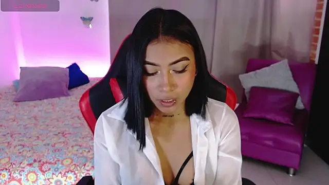 Snapshot of ebony_moon1 chatting on 10/20/25, 01:22 ebony moon1 online show from 10/20/25, 01:22