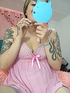 Snapshot of rose_victory chatting on 11/13/25, 04:33 rose victory online show from 11/13/25, 04:33