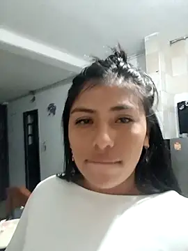 Snapshot of Esmeralda_baby chatting on 10/12/25, 04:22 Esmeralda baby online show from 10/12/25, 04:22