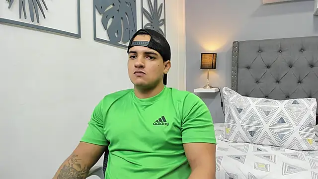 violeta and maxx online show from 11/28/25, 12:13