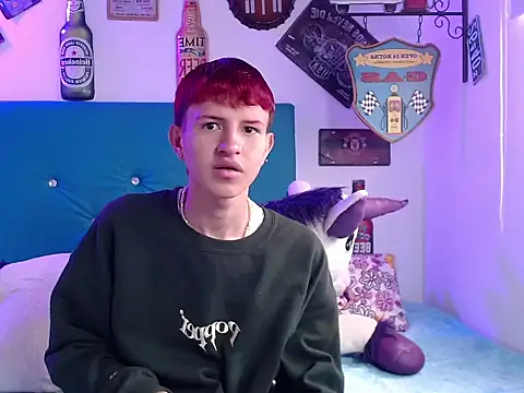 Snapshot of ANDRES_ANTONIO chatting on 10/17/25, 05:15 ANDRES ANTONIO online show from 10/17/25, 05:15