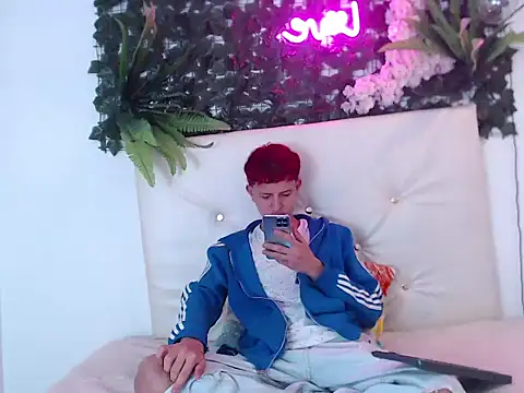 Snapshot of ANDRES_ANTONIO chatting on 11/07/25, 04:01 ANDRES ANTONIO online show from 11/07/25, 04:01