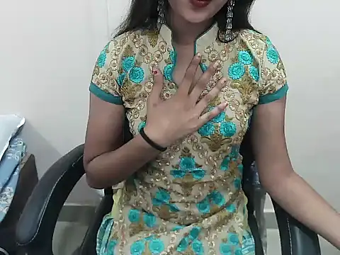 Snapshot of notty_heena chatting on 10/15/25, 04:12 notty heena online show from 10/15/25, 04:12