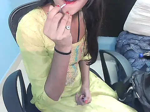 Snapshot of notty_heena chatting on 11/23/25, 03:39 notty heena online show from 11/23/25, 03:39