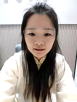 Snapshot of zrr32 chatting on 10/12/25, 10:25 zrr32 online show from 10/12/25, 10:25