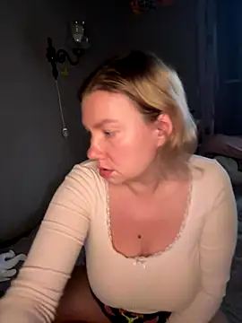 Snapshot of Barby_Kiss chatting on 11/05/25, 11:54 Barby Kiss online show from 11/05/25, 11:54