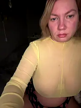 Snapshot of Barby_Kiss chatting on 11/13/25, 09:25 Barby Kiss online show from 11/13/25, 09:25