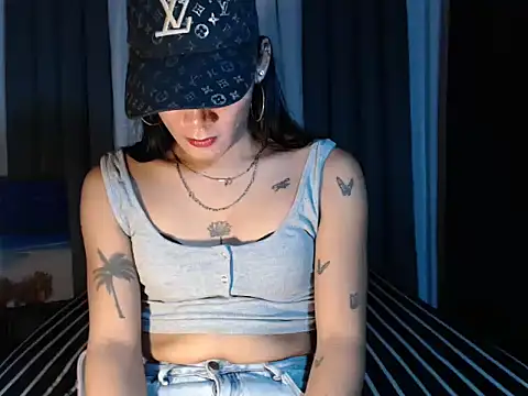 Snapshot of kettie_ chatting on 10/30/25, 01:12 kettie online show from 10/30/25, 01:12