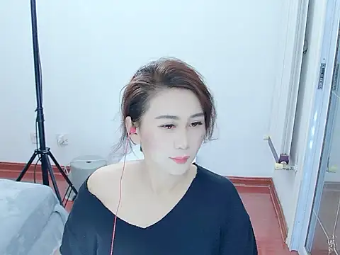 Snapshot of -dandan chatting on 10/18/25, 12:28 -dandan online show from 10/18/25, 12:28