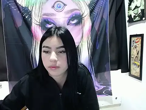Snapshot of AlanaCollins- chatting on 10/16/25, 11:33 AlanaCollins- online show from 10/16/25, 11:33