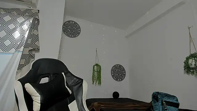 Hotblosson online show from 10/24/25, 02:35