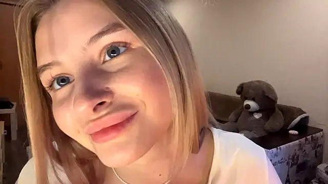 VictoriaMystery online show from 10/26/25, 01:17