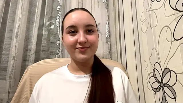 Snapshot of DaisyMolly chatting on 10/12/25, 08:52 DaisyMolly online show from 10/12/25, 08:52