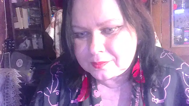 Snapshot of CharleeKendall chatting on 10/24/25, 06:37 CharleeKendall online show from 10/24/25, 06:37