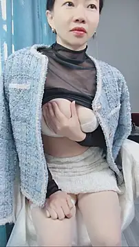 Snapshot of DJEVERY2025 chatting on 11/19/25, 01:38 DJEVERY2025 online show from 11/19/25, 01:38