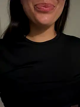 Snapshot of mamimamacitaaa chatting on 10/14/25, 06:09 mamimamacitaaa online show from 10/14/25, 06:09