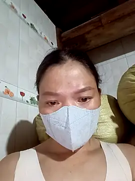 Snapshot of nat-tri chatting on 10/18/25, 11:49 nat-tri online show from 10/18/25, 11:49