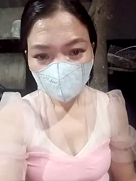 Snapshot of nat-tri chatting on 10/31/25, 11:22 nat-tri online show from 10/31/25, 11:22