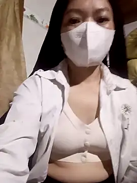 Snapshot of nat-tri chatting on 11/01/25, 11:18 nat-tri online show from 11/01/25, 11:18