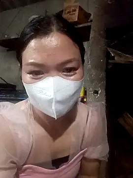 Snapshot of nat-tri chatting on 11/05/25, 12:16 nat-tri online show from 11/05/25, 12:16