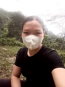 Snapshot of nat-tri chatting on 11/06/25, 05:08 nat-tri online show from 11/06/25, 05:08