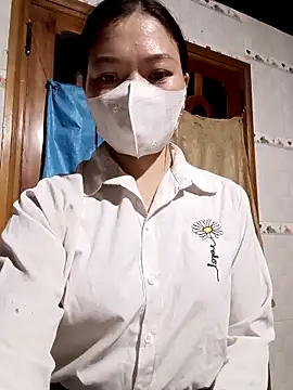 Snapshot of nat-tri chatting on 11/07/25, 10:48 nat-tri online show from 11/07/25, 10:48