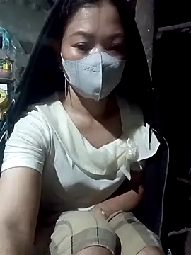 Snapshot of nat-tri chatting on 11/13/25, 11:25 nat-tri online show from 11/13/25, 11:25