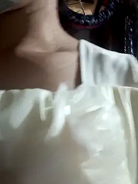 Snapshot of nat-tri chatting on 11/15/25, 01:14 nat-tri online show from 11/15/25, 01:14