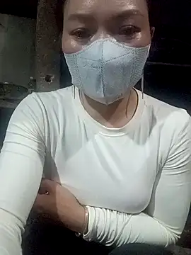 Snapshot of nat-tri chatting on 11/15/25, 01:18 nat-tri online show from 11/15/25, 01:18