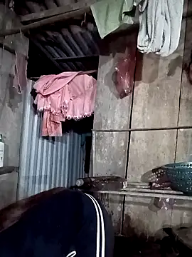 Snapshot of nat-tri chatting on 11/18/25, 11:14 nat-tri online show from 11/18/25, 11:14