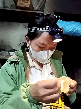 Snapshot of nat-tri chatting on 11/19/25, 01:11 nat-tri online show from 11/19/25, 01:11