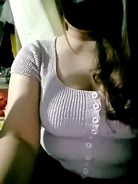 Snapshot of ZazaLy chatting on 10/13/25, 10:59 ZazaLy online show from 10/13/25, 10:59