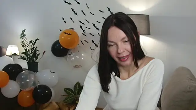 LittleNicolee online show from 10/26/25, 02:56