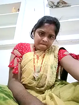 Snapshot of Manya_cute chatting on 10/13/25, 01:00 Manya cute online show from 10/13/25, 01:00