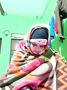 Karishma cute online show from 11/17/25, 05:30