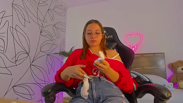 Snapshot of merida_06 chatting on 10/19/25, 03:51 merida 06 online show from 10/19/25, 03:51