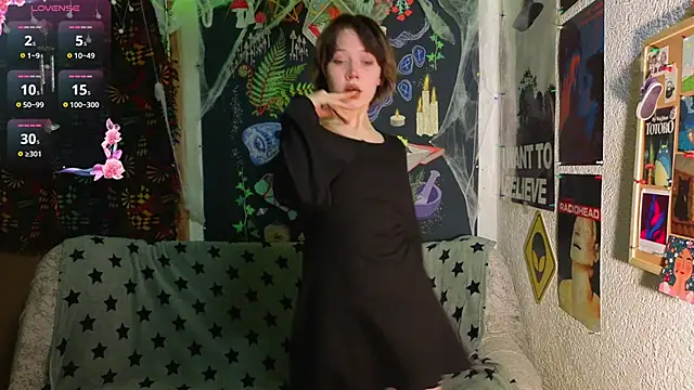 ReincarnatedAngel online show from 12/02/25, 09:32