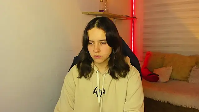 Emily Lindey online show from 11/09/25, 03:05