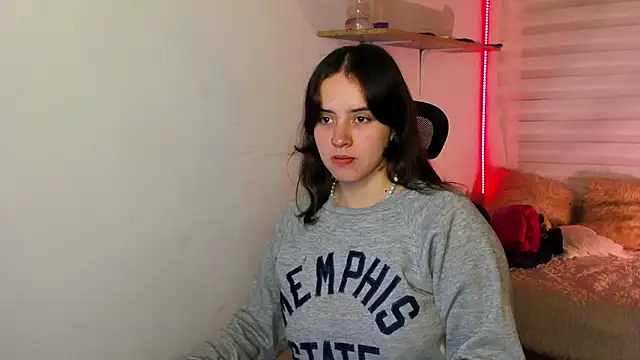 Emily Lindey online show from 11/12/25, 03:18