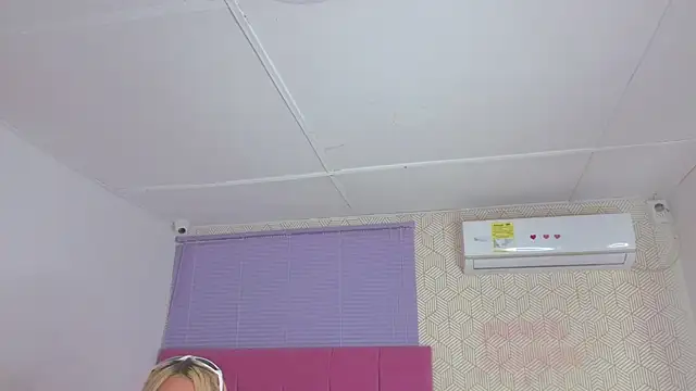 lily and wan online show from 10/19/25, 08:26