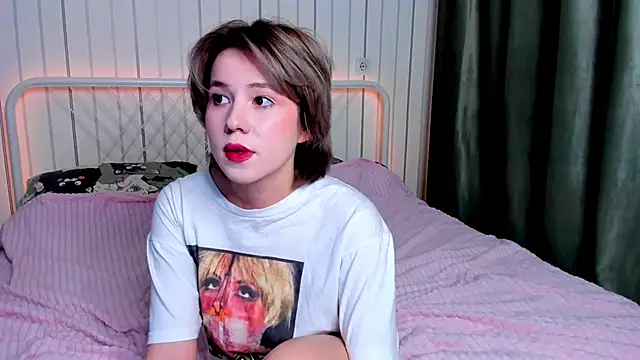 Snapshot of AlisiaEthen chatting on 10/23/25, 08:29 AlisiaEthen online show from 10/23/25, 08:29