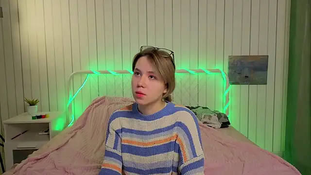 Snapshot of AlisiaEthen chatting on 11/27/25, 08:22 AlisiaEthen online show from 11/27/25, 08:22